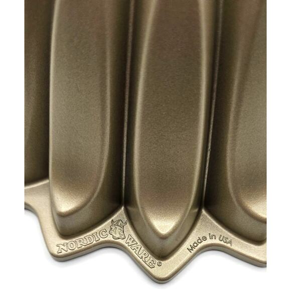 Lotus Bundt Cake Mold Pan Dessert 5 Cups Non Stick Williams Sonoma Nordic Ware - Picture 12 of 15